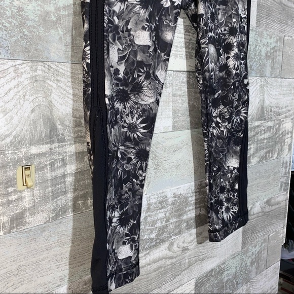 Lululemon run inspire crop leggings 4 floral - Picture 4 of 10